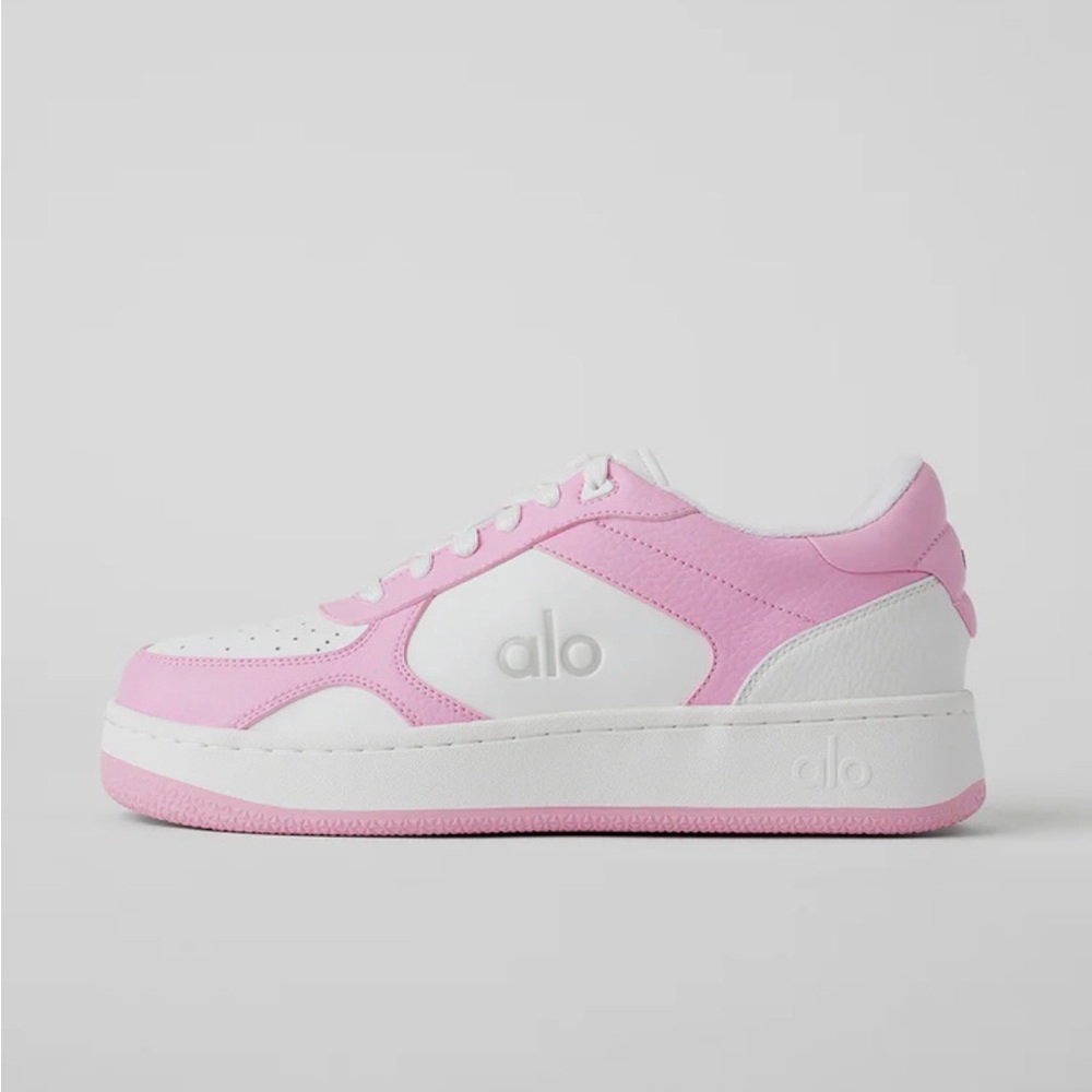ALO Yoga Recovery Mode Pink and White Athletic Shoes Sneakers 8w. Gently used.